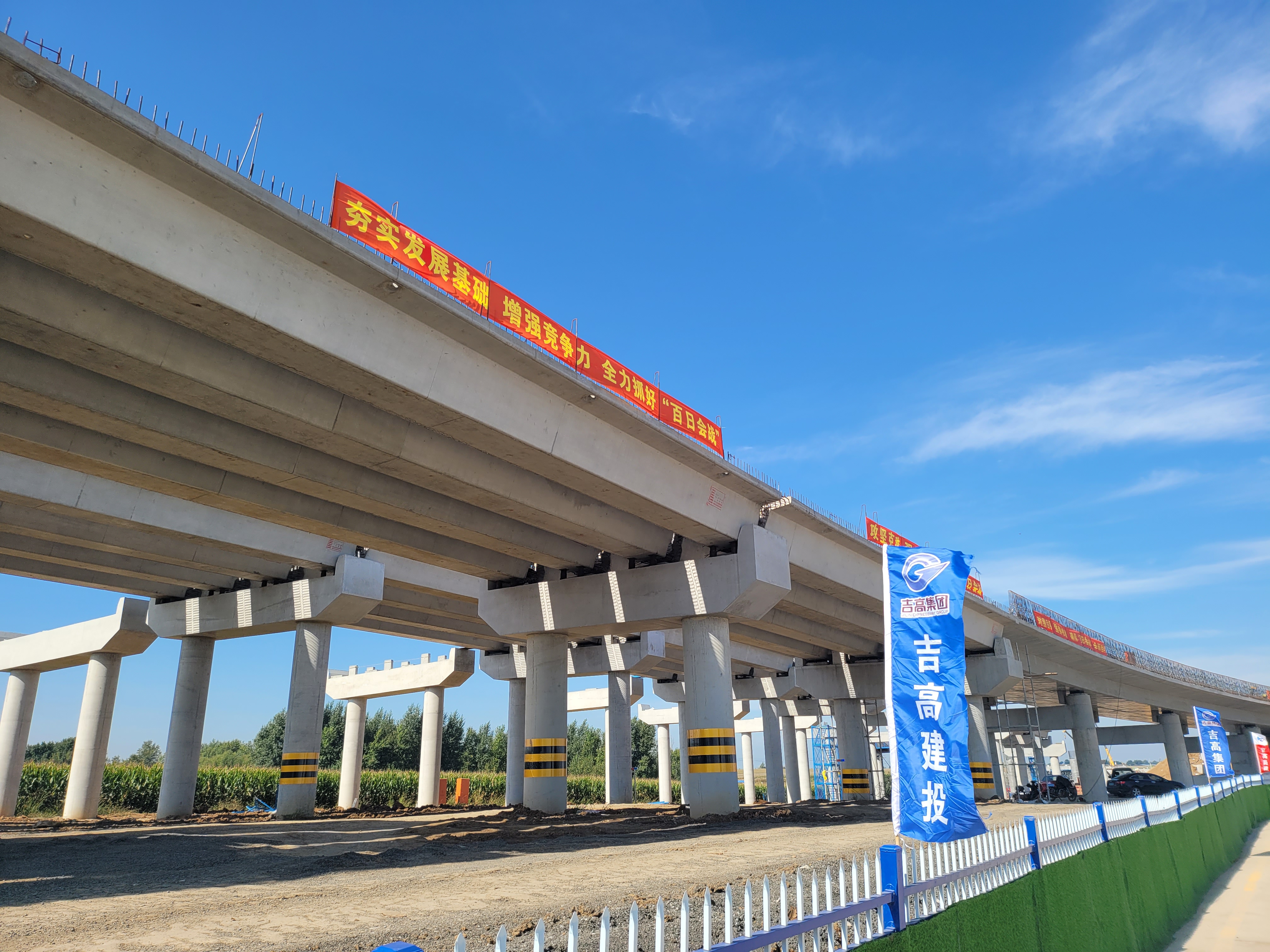 4.封面照片.jpg 4.封面照片.jpg